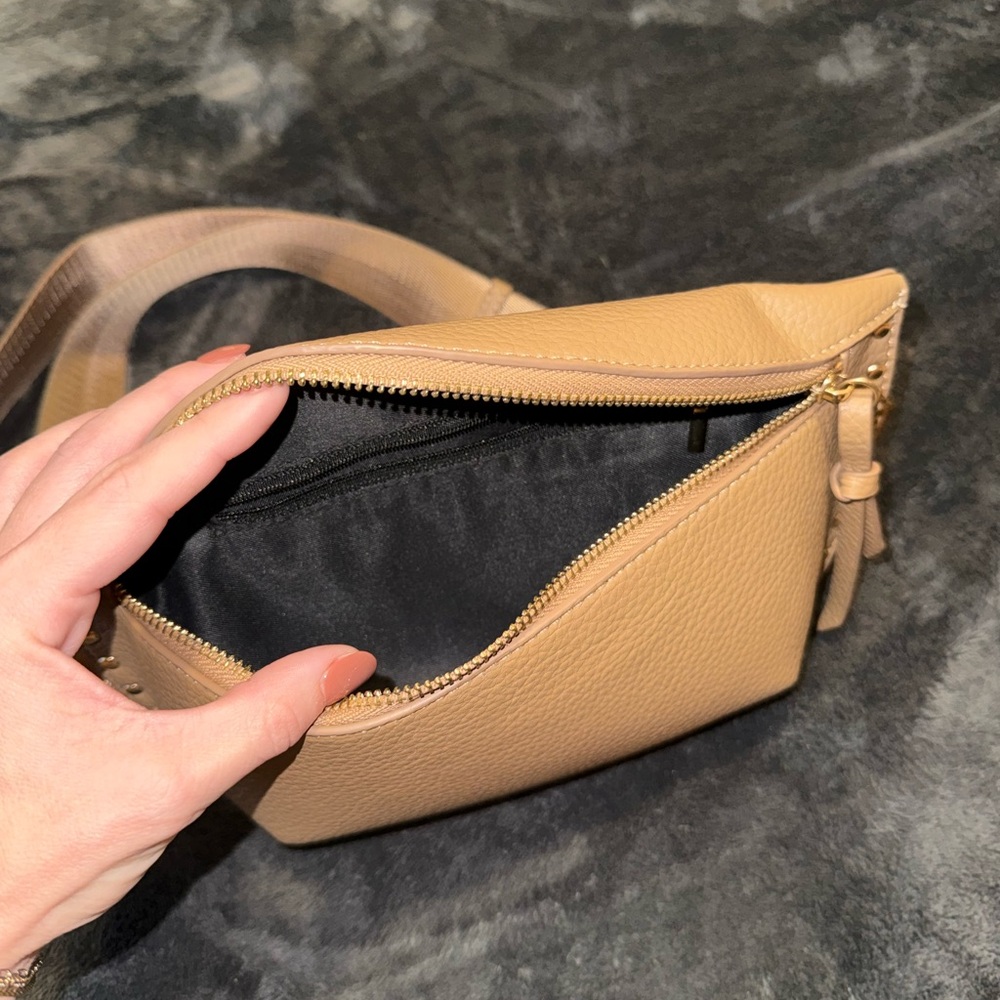 Tan Leather Crossbody Bag - Picture 4 of 8